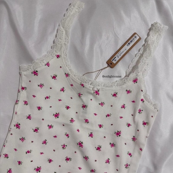 SKIMS Set - Picture 2 of 5